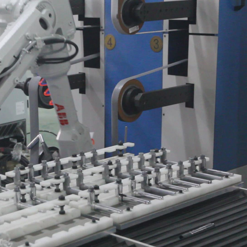 고효율 처리 산업 작동 Cnc 6 축 로봇 팔 자동 닦기 로봇 기계